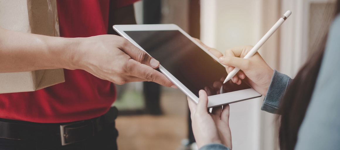 auf-tablet-unterschreiben